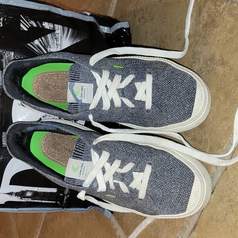 CARIUMA SNEAKERS SIZE 7.5 GREAT PRE-OWNED CONDITION SEE PICTURES